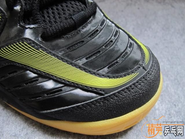 �� adidas ƹ����Ь 42 2/3��   270����ͨ