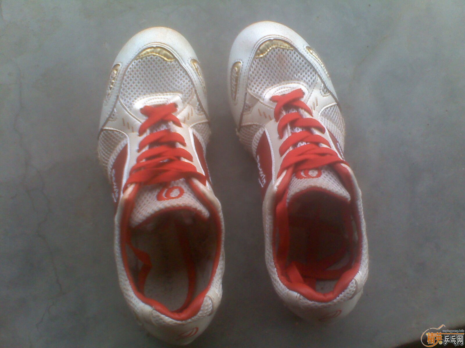 ������û��������Ҫ�ܶ�Ь�ģ��������������㽺Ƥ���Ķ����ԡ�