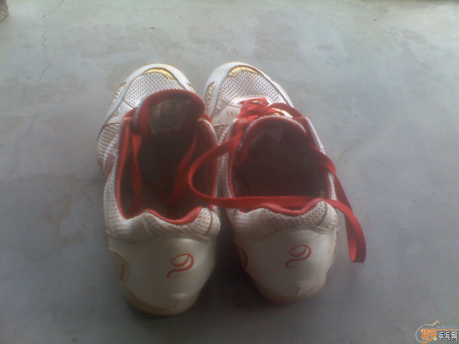 ������û��������Ҫ�ܶ�Ь�ģ��������������㽺Ƥ���Ķ����ԡ�