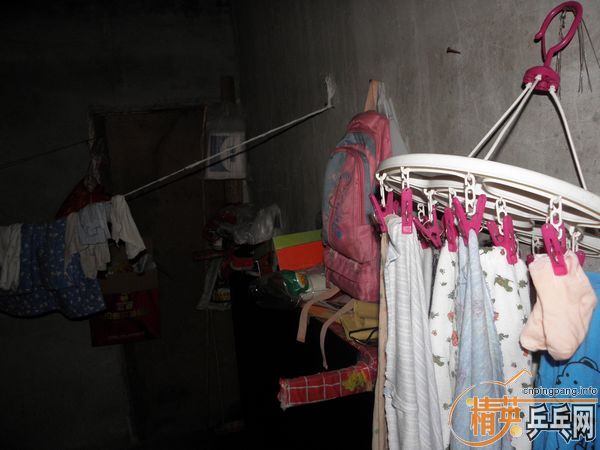 [����]������������Ϊ��С�ϳ������Ž�����΢Ц����Ҷ���������ɣ�