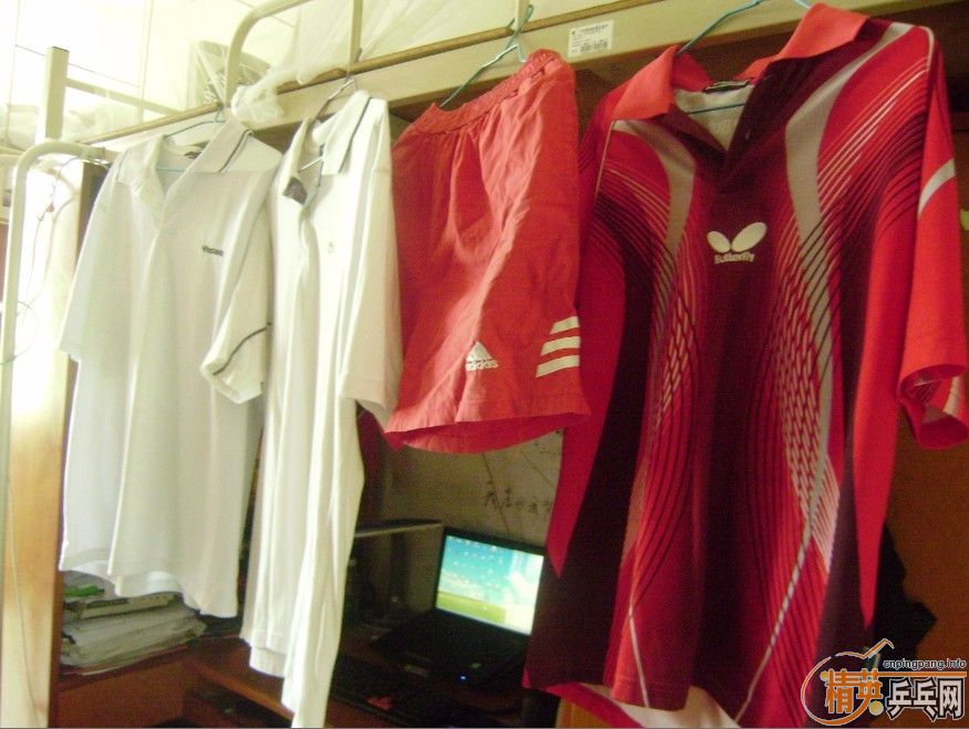 �������� YO ��һЩ���õ����� ����һƿ�ʺ罺ˮ