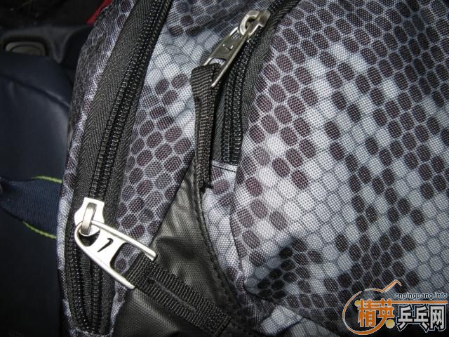 ר����Ʒ�Ϳ�ѵ��Ͱ������