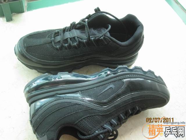 ��Ʒ��ɫ�Ϳ������˶�Ьת��