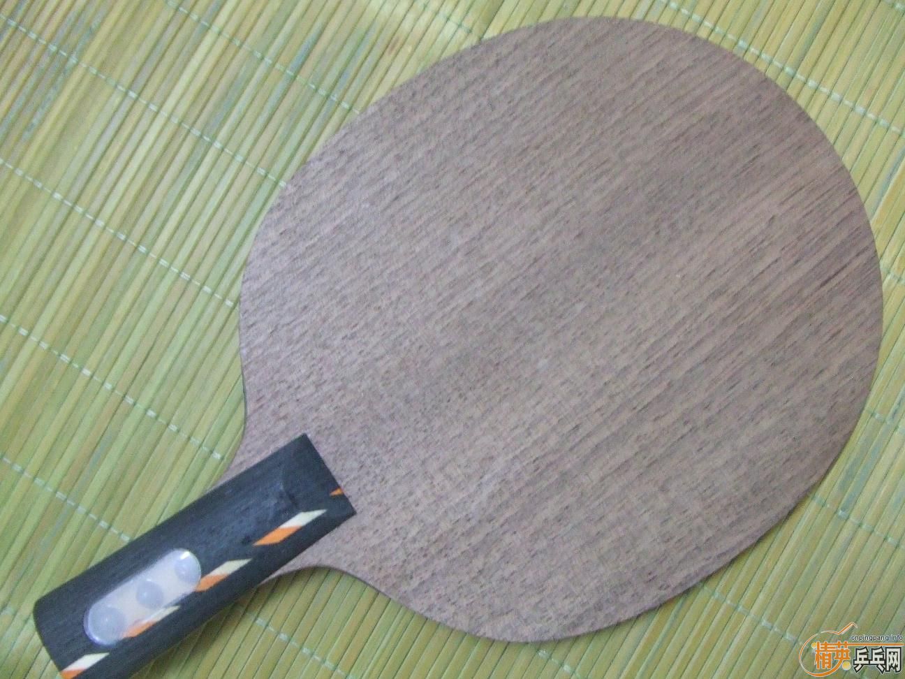 ��ɫ����İ���ֱ�� �� ���