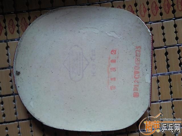 ��ɫ���µĺ�ɫT64