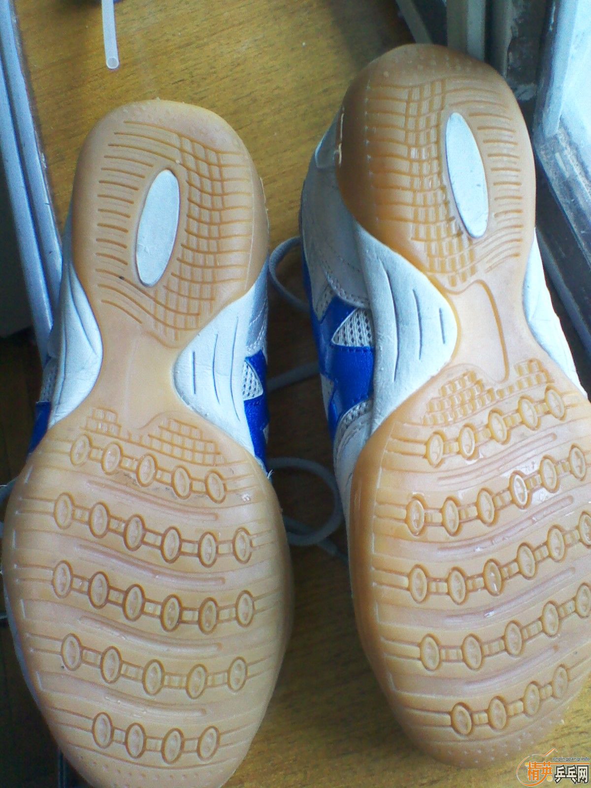 ɽŵ����ƹ����Ь��41�룬֧�������׻�ƹ����Ʒ���ߵ����ڴ�����2G DDR800)