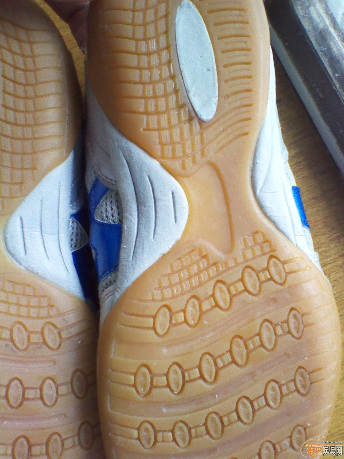 ɽŵ����ƹ����Ь��41�룬֧�������׻�ƹ����Ʒ���ߵ����ڴ�����2G DDR800)