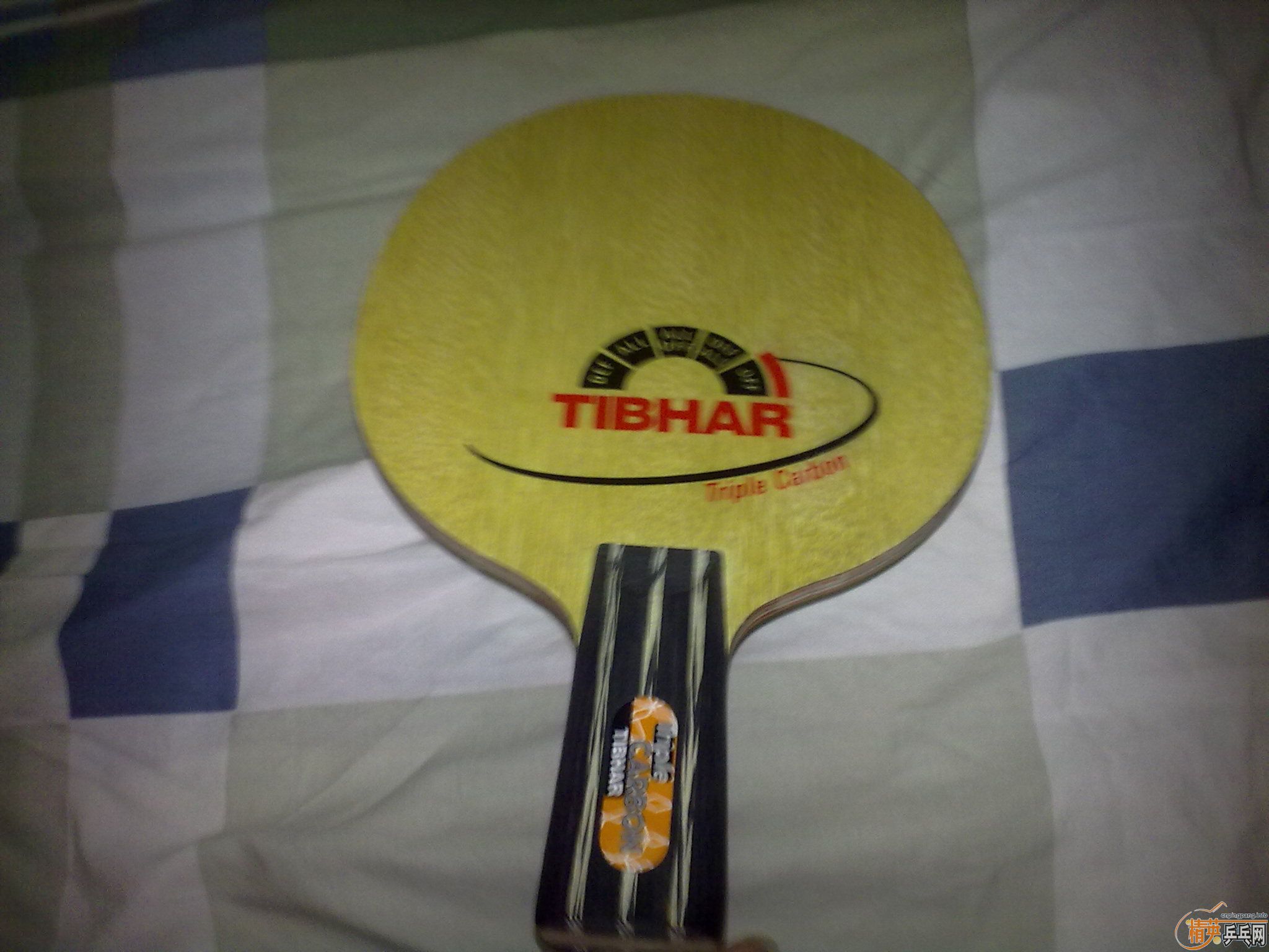 ����ѳ�һ���ɫ������ͦ�δ�����̼��