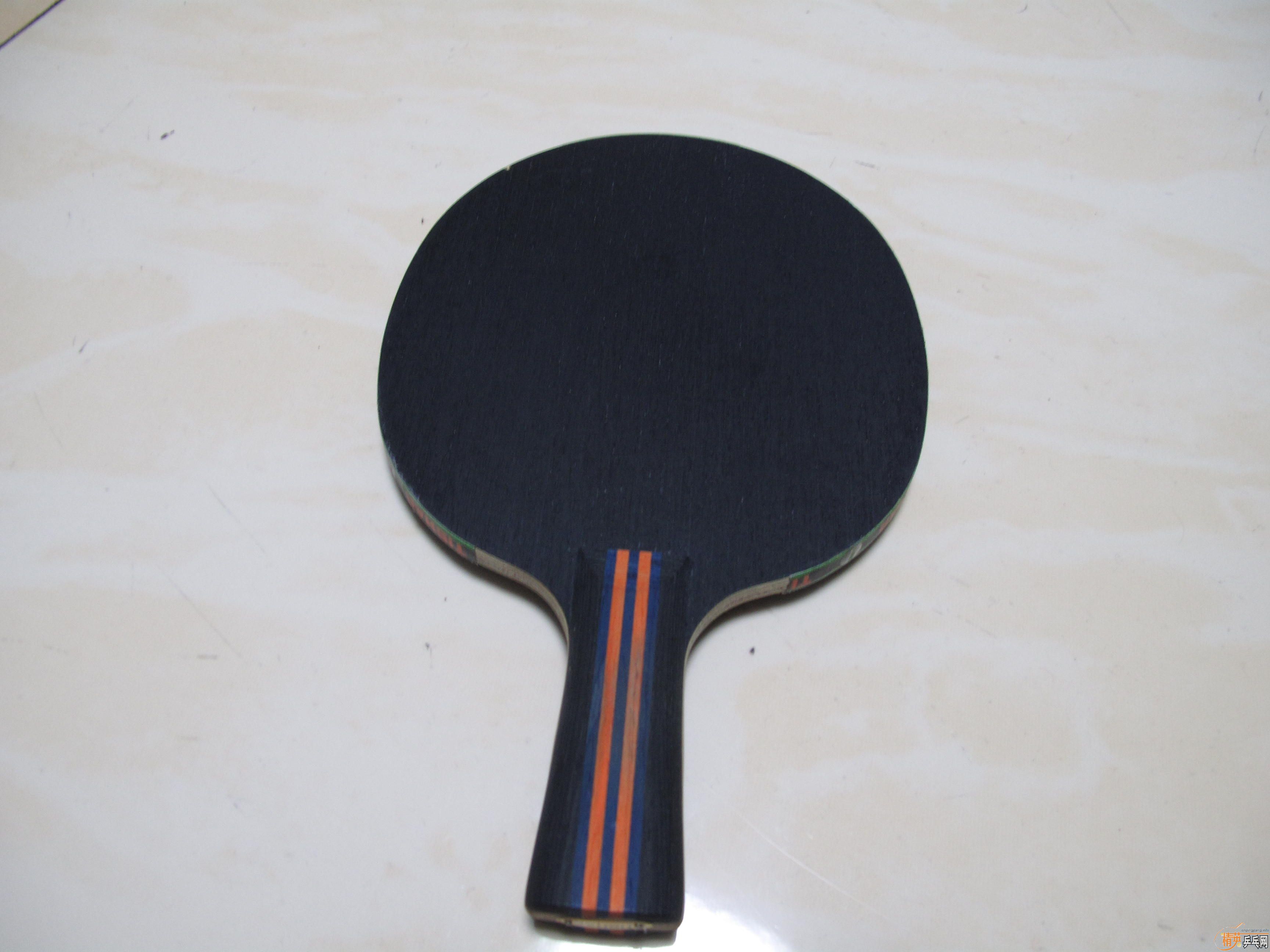 ��ͦ�κ�ɫ��ը���װ�