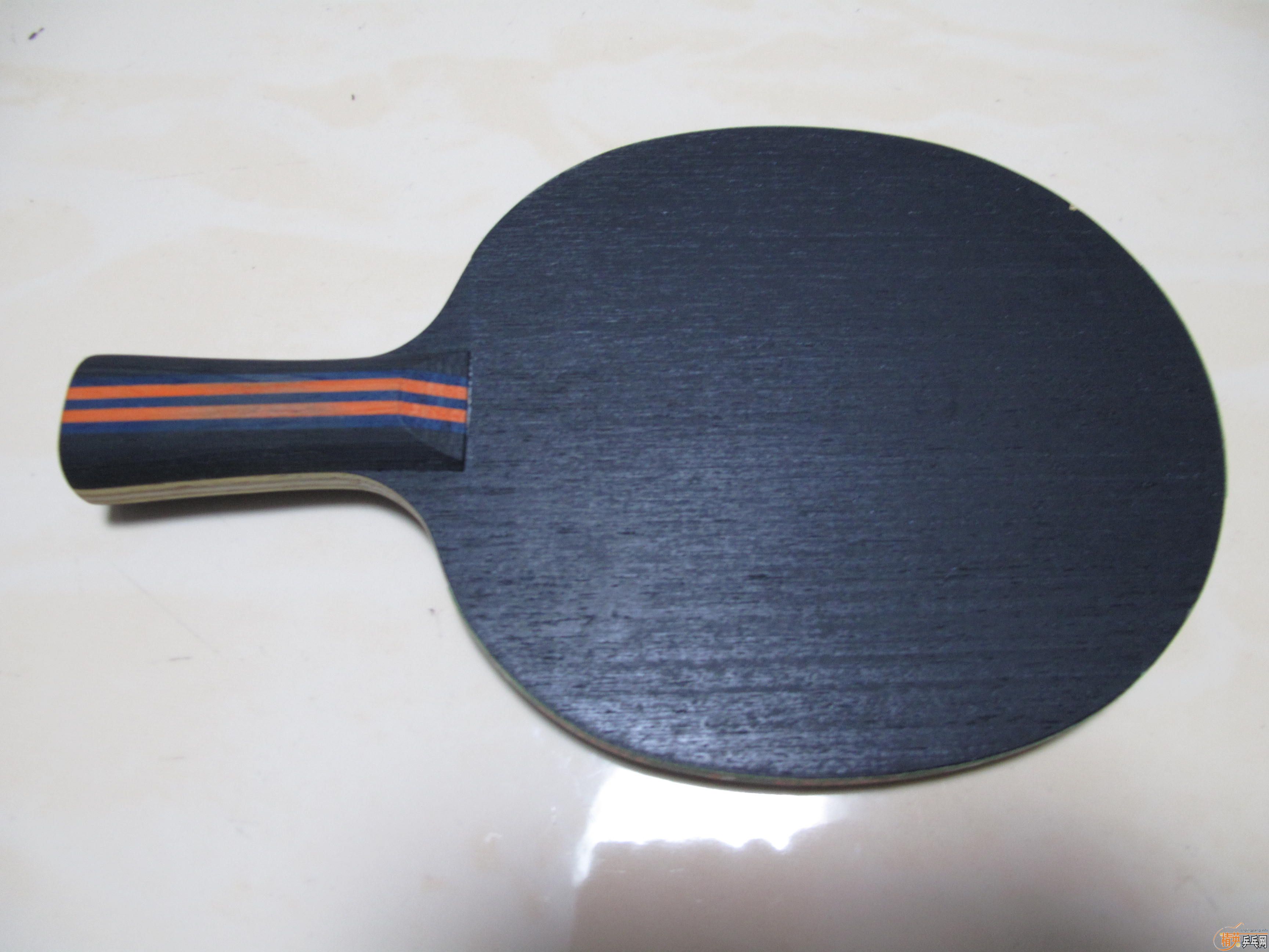 ��ͦ�κ�ɫ��ը���װ�