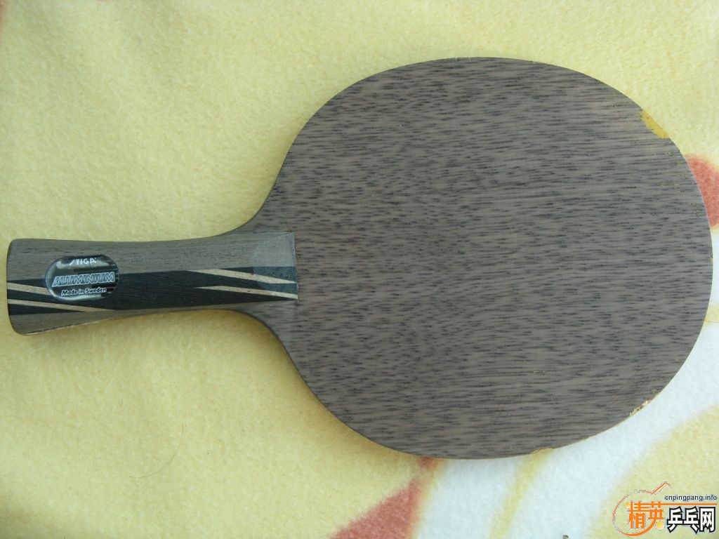 лԵ
