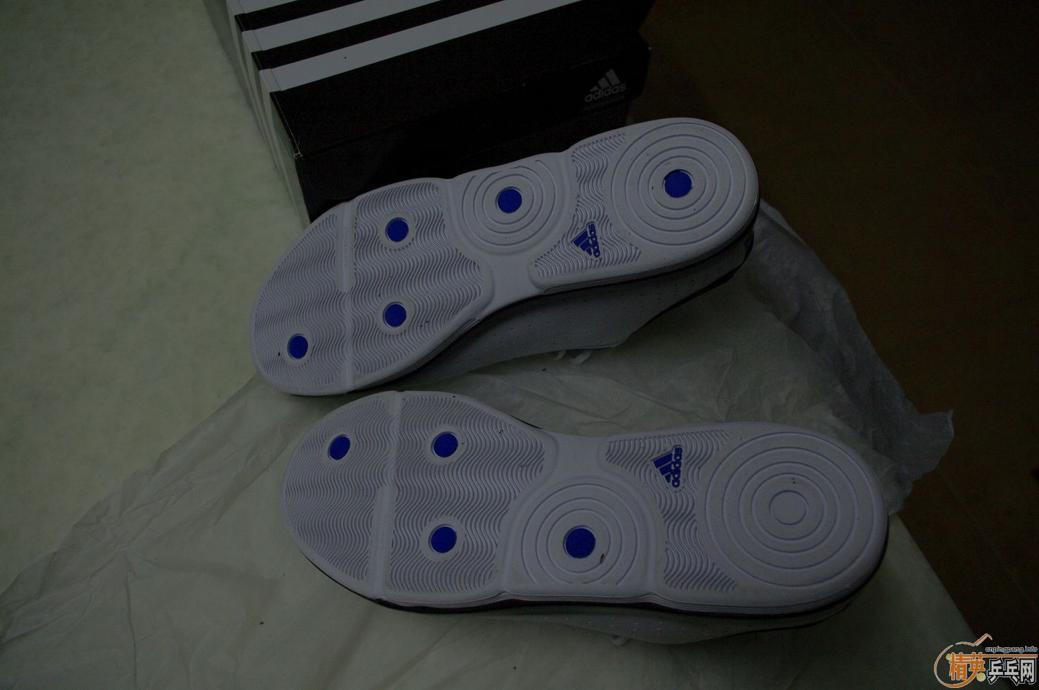 99�׽� ���ϴ�˹ ADIDAS ����Ь ��ֱ��