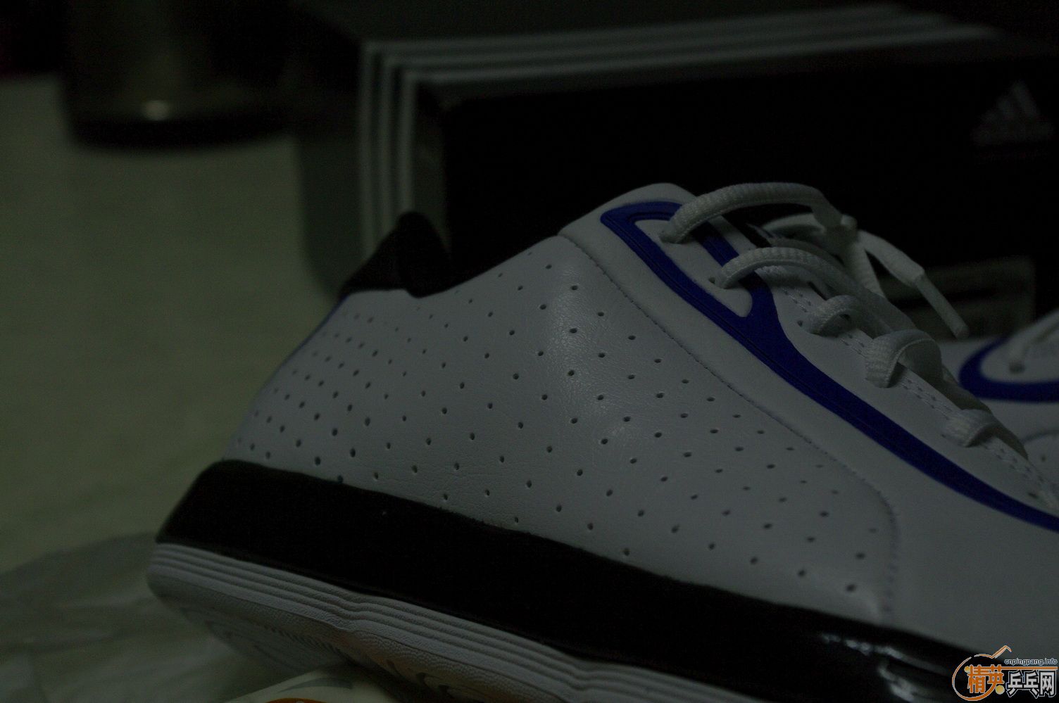 99�׽� ���ϴ�˹ ADIDAS ����Ь ��ֱ��