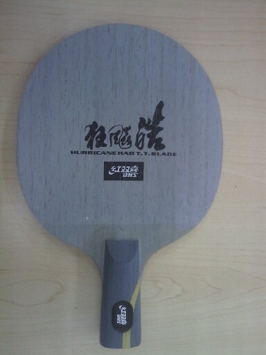 ����һ���߷µİ��Ӻ�һ������˹�ٿ���ˮ����