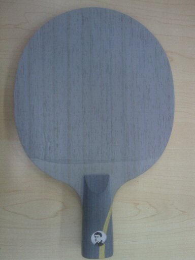 ����һ���߷µİ��Ӻ�һ������˹�ٿ���ˮ����