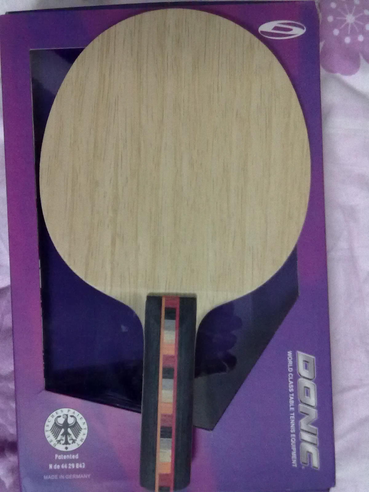 ����ɫ���µĶ���ˡ�ˮ����̼����