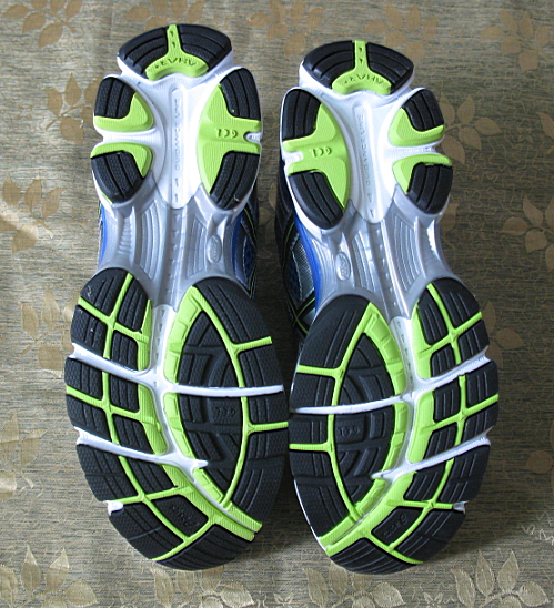 ���˶�Ьasics��������˹����315Ԫ���ʣ���asics�˶����£�����û�д����ġ�