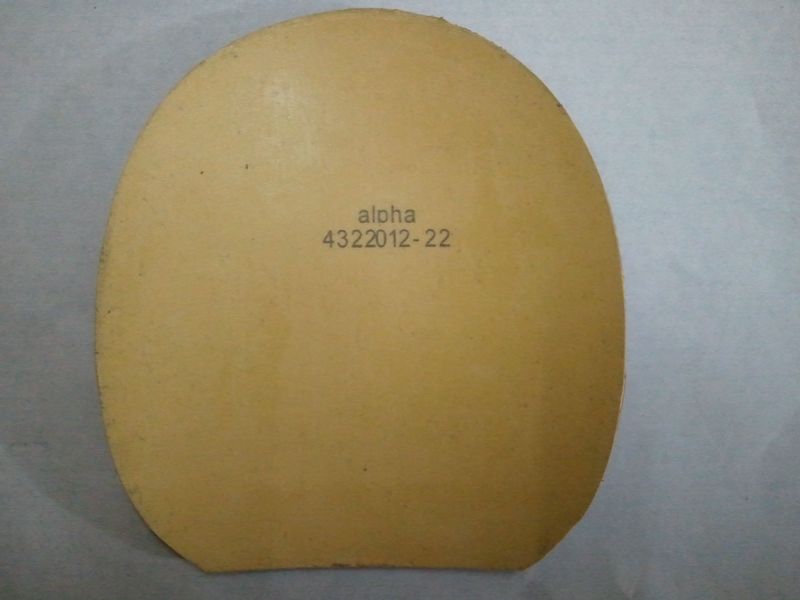 ����ߴ磬ͦ��һ������������ɫ�¸µ�