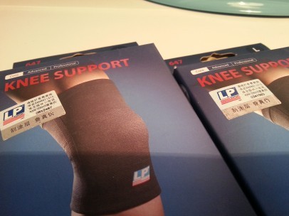 ���������˶�����һ�ס���ϥһ�ԣ�����һ������200Ԫ