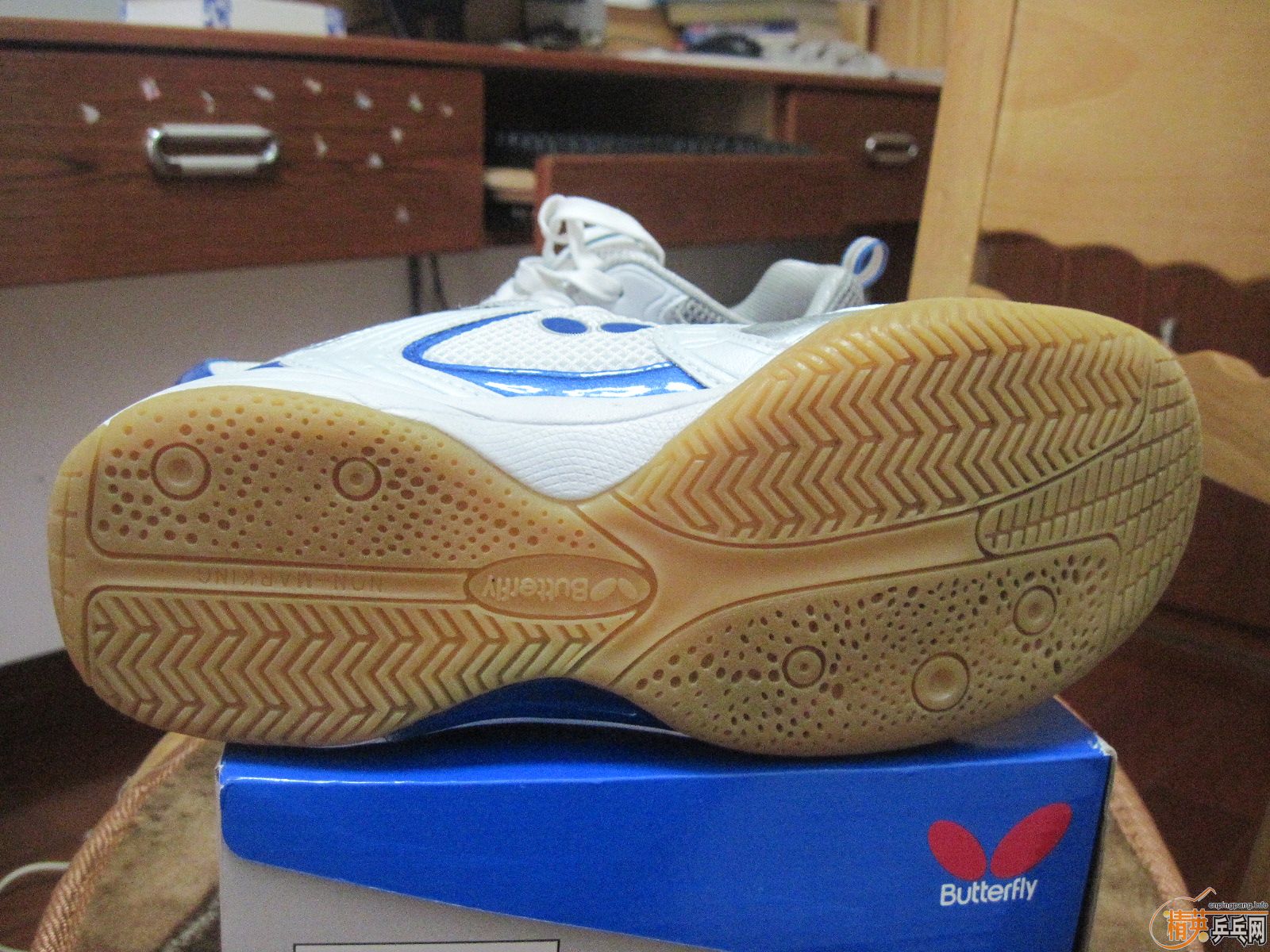 300Ԫ���ʳ�����ƹ����Ь�򻻽�Ƥ