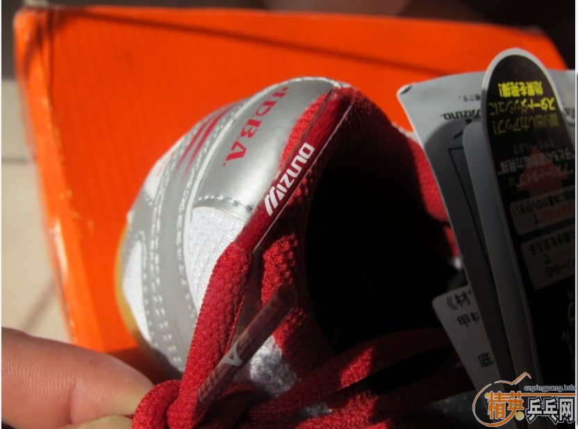 ���λ���Ѱ��Ҽ���һ˫����Ũƹ����Ь����ʤ�м�