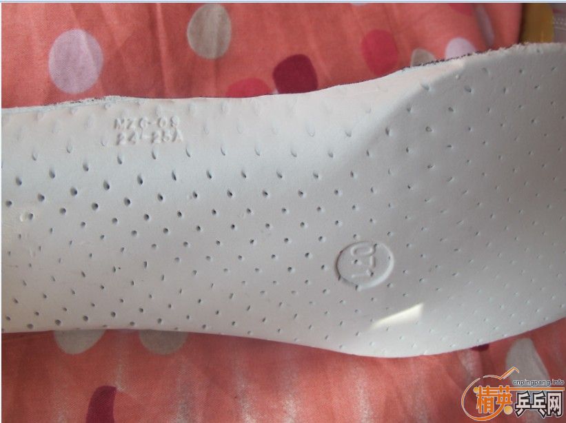 ���λ���Ѱ��Ҽ���һ˫����Ũƹ����Ь����ʤ�м�