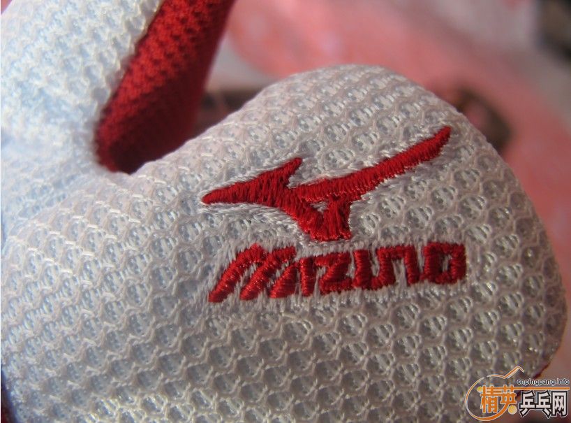 ���λ���Ѱ��Ҽ���һ˫����Ũƹ����Ь����ʤ�м�