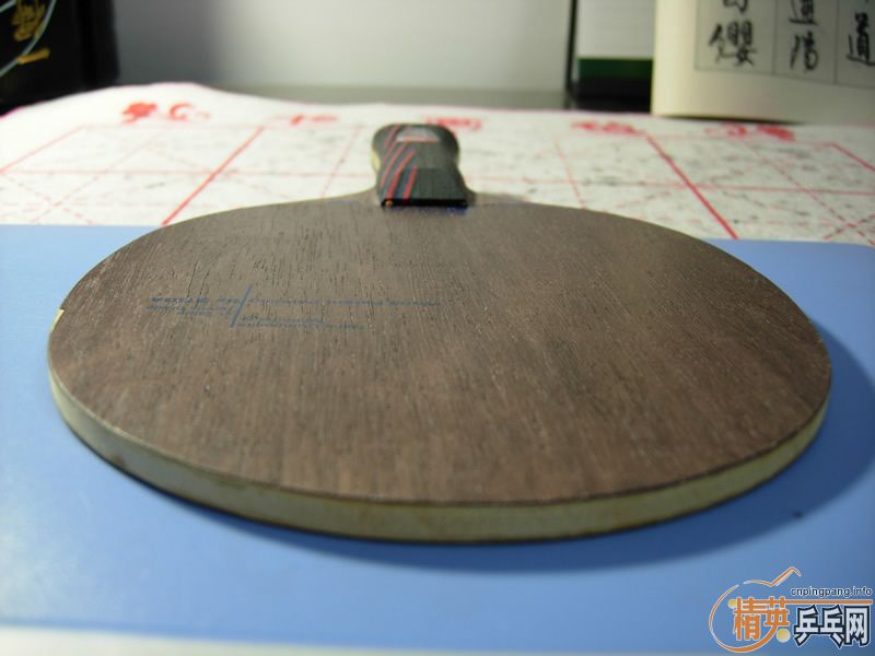 ��һ֧ŷ��stiga-offensive wood�İ��ӣ�һ��Donic�Ľ�ƤDonic Coppa X1(Platin)