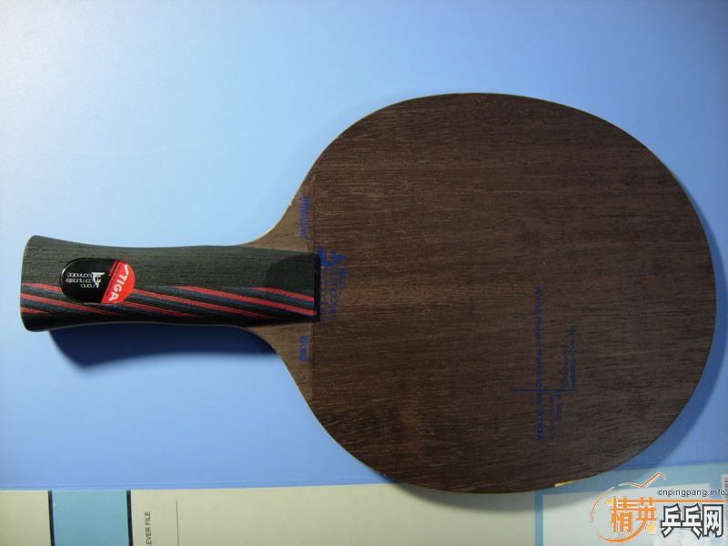 ��һ֧ŷ��stiga-offensive wood�İ��ӣ�һ��Donic�Ľ�ƤDonic Coppa X1(Platin)