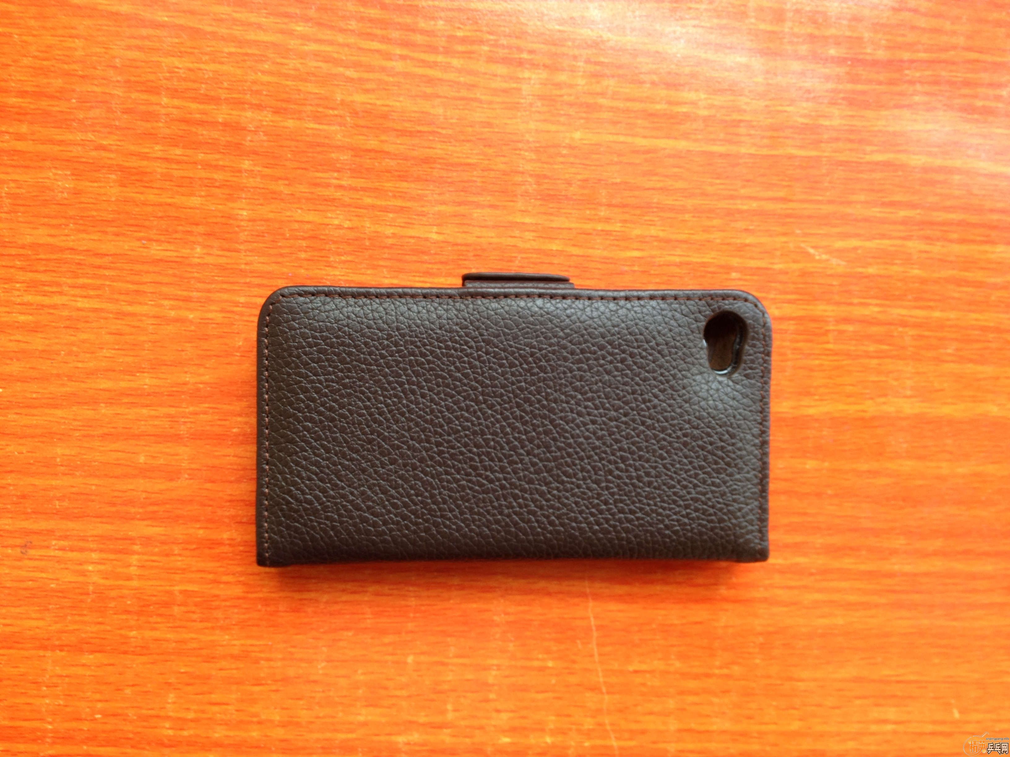 ����ɫ�ذ��Ĳ��� ALC ��̩��˹���԰���iPhone4/4s��Ƥ�׶��Ǻó�ɫ��������Ҫ����