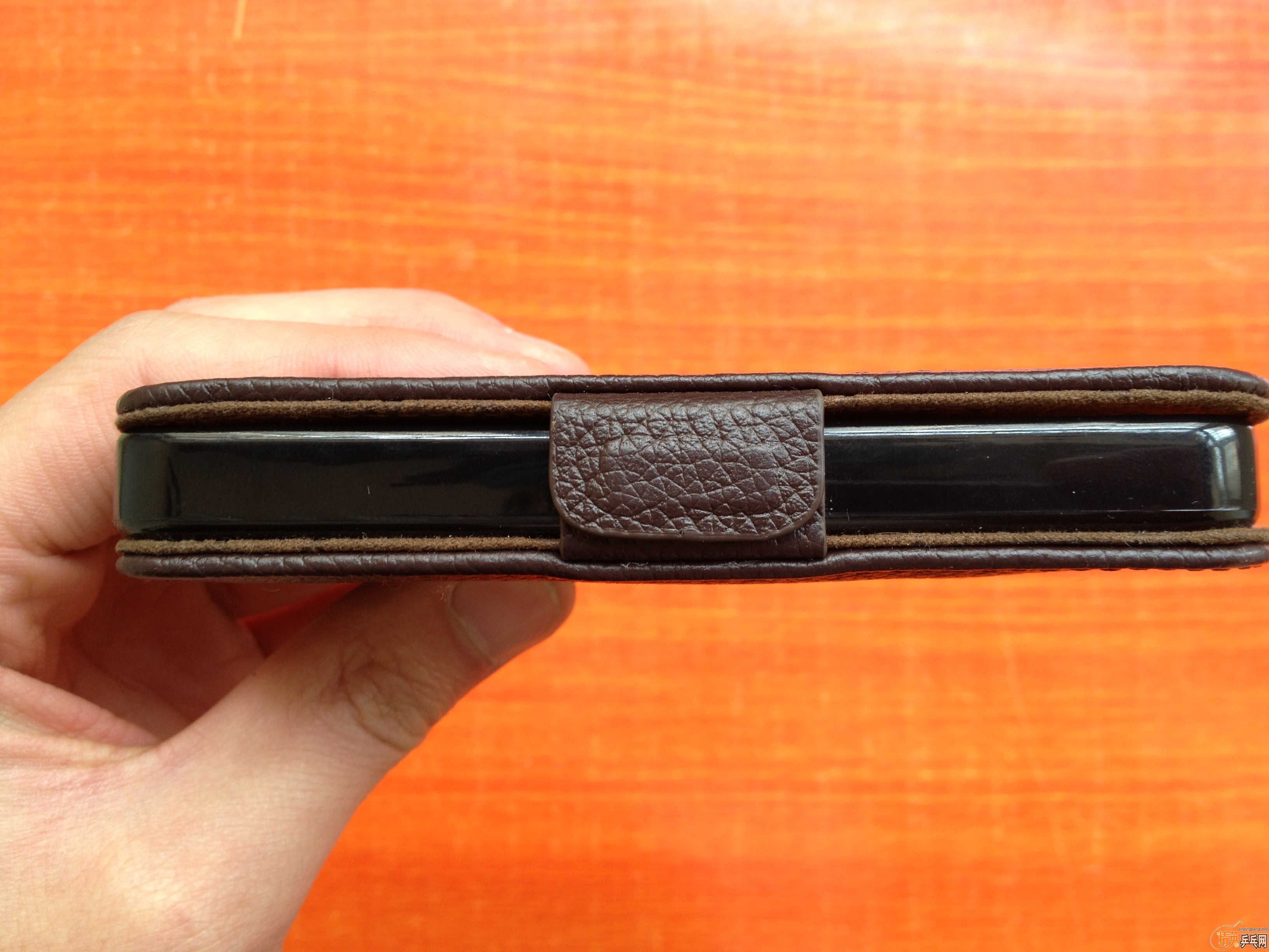 ����ɫ�ذ��Ĳ��� ALC ��̩��˹���԰���iPhone4/4s��Ƥ�׶��Ǻó�ɫ��������Ҫ����