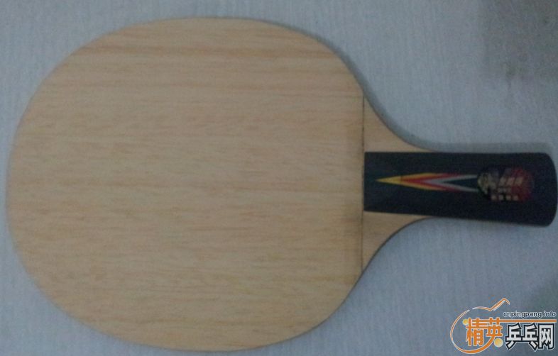 �հѳ�ɫ�õ�����µ�ֱ�彣����2001