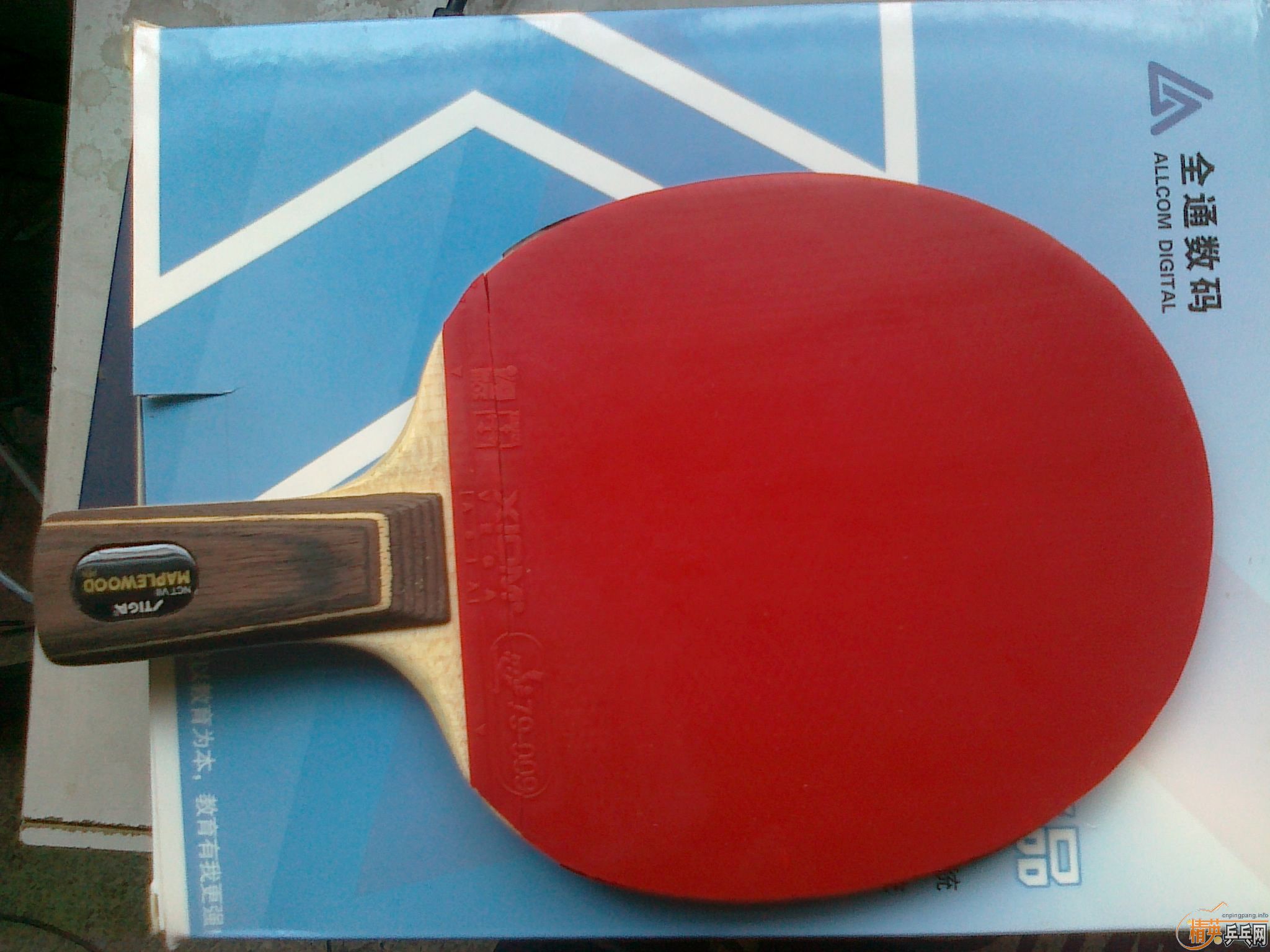 ��������ȫ�µĽ��ͺ�V ��ɫ�������������µ�ͦ��һ��    150Ԫ����