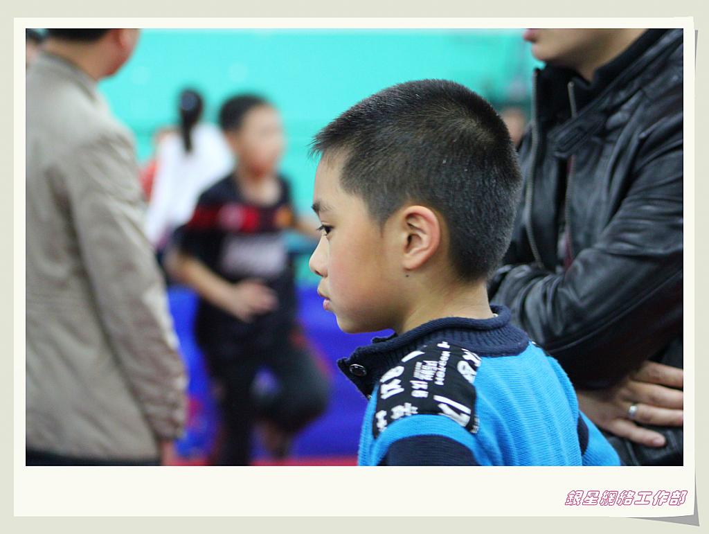 ��ƹ�ҡ���־����ԭ����վ����B��4�±�������