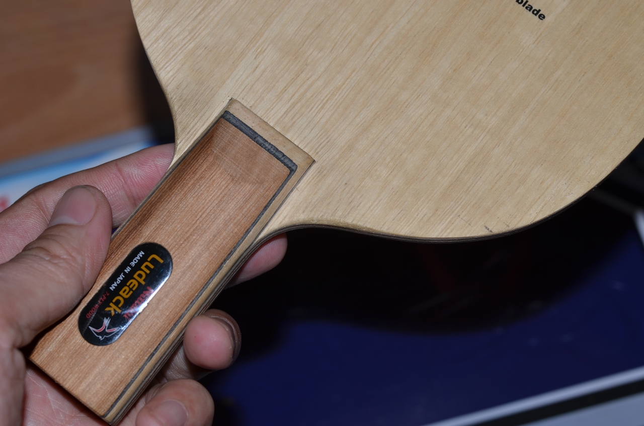 ��ֻ����һ�ε�������С�񣬺�ɫGrips�׽�����ɫ�����׽��ȣ������߽�