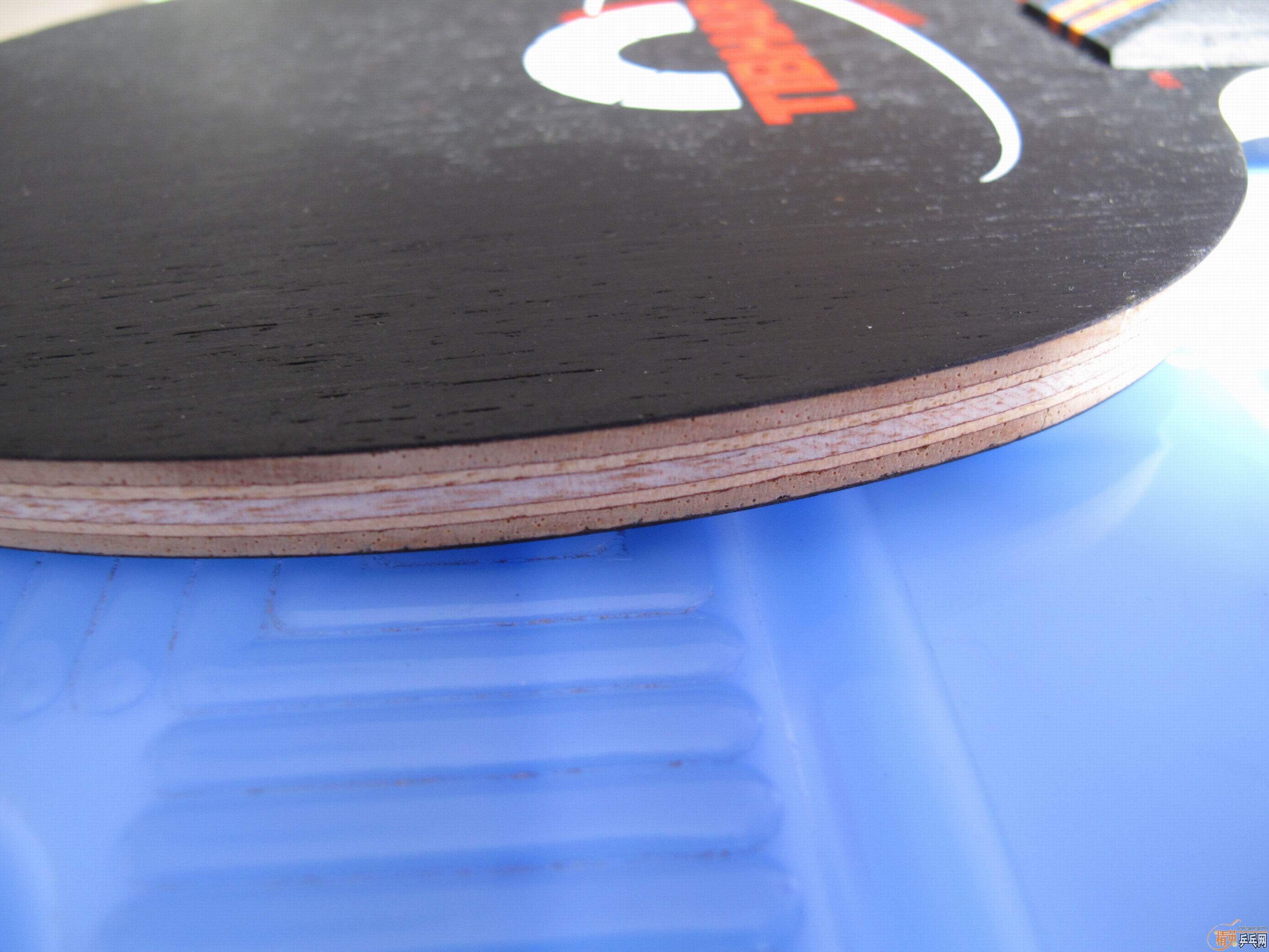 ����ͦ�κ�ɫ��ը�� 9.9��.