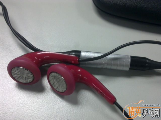 AKG K315����������