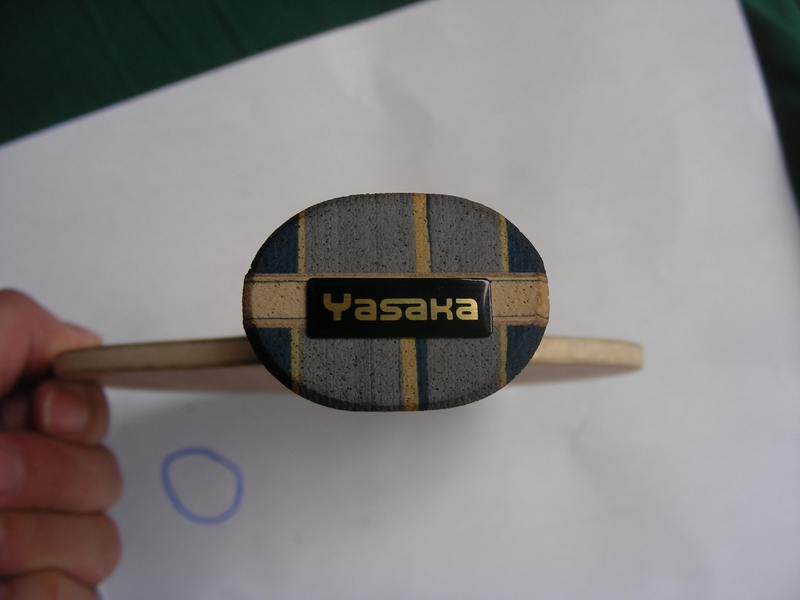 ��һ���ɫ���õ��ϰ��л�����̼��һ���°�ŷ����ֱ̼��