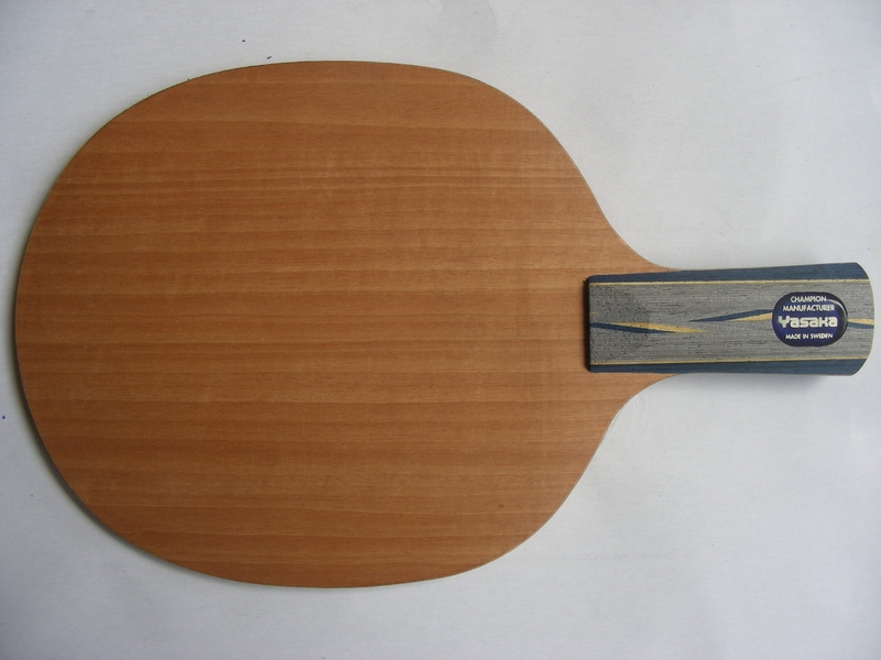 ��һ���ɫ���õ��ϰ��л�����̼��һ���°�ŷ����ֱ̼��