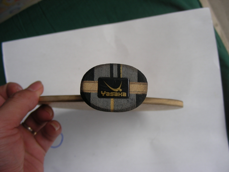 ��һ���ɫ���õ��ϰ��л�����̼��һ���°�ŷ����ֱ̼��