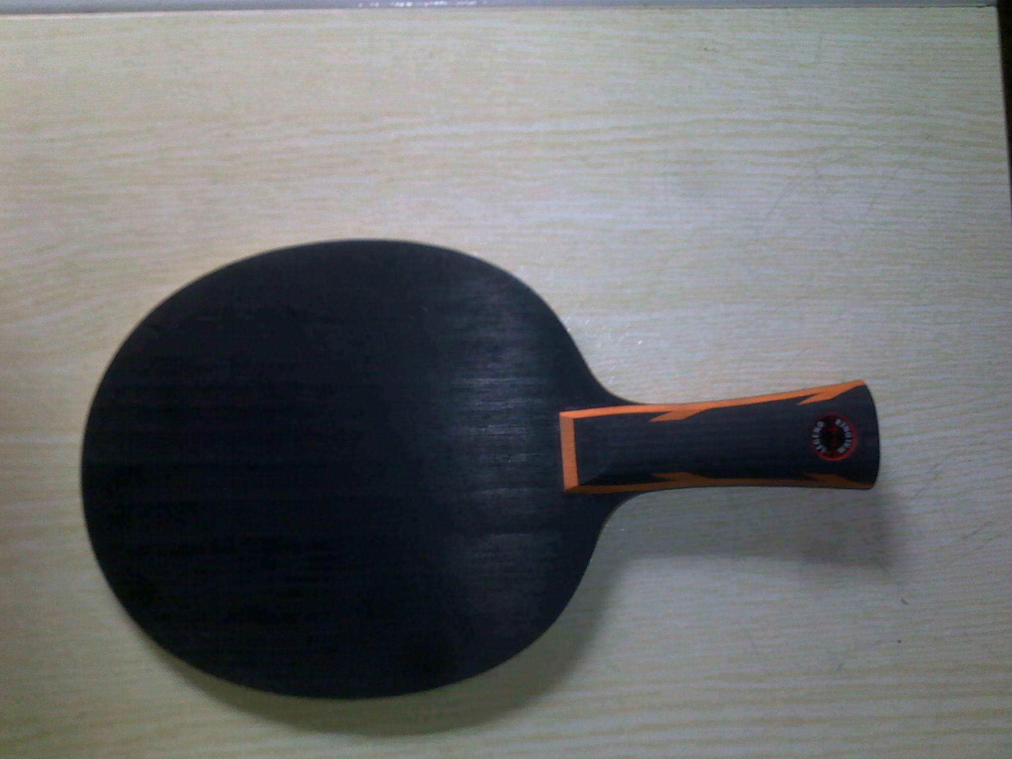 ����ɫ���µĺ�ɫ������120����