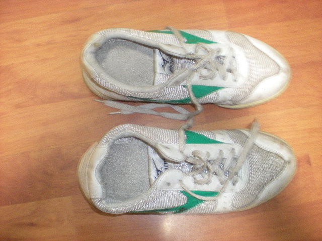 �����ѵͼ۳����õ���˫��Ь������Ũ�Ͷ�����ɣ�