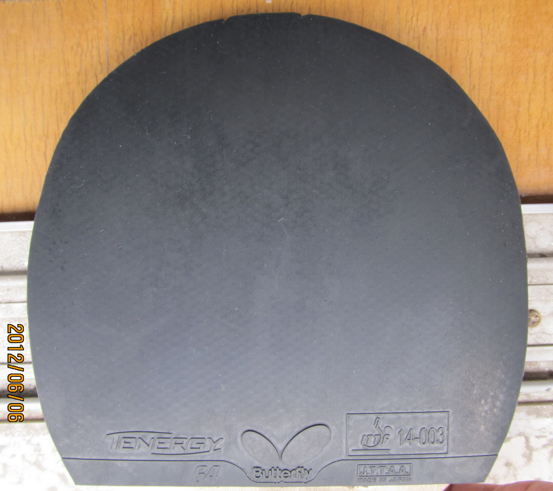 ��һ���ɫ��������ֱ�ĺ�ɫ64�׽�