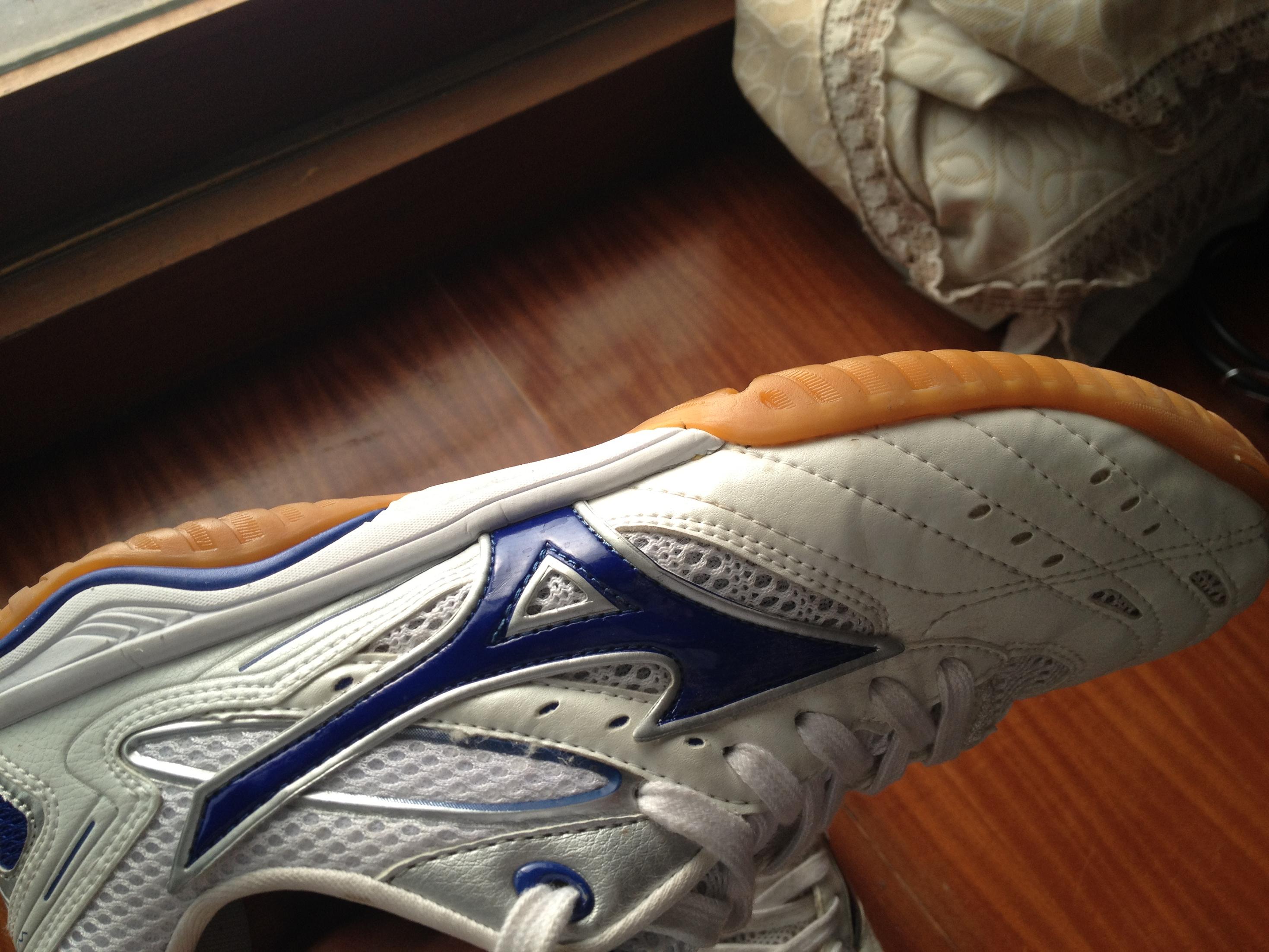 ������С������һ˫����Ũ��Ь