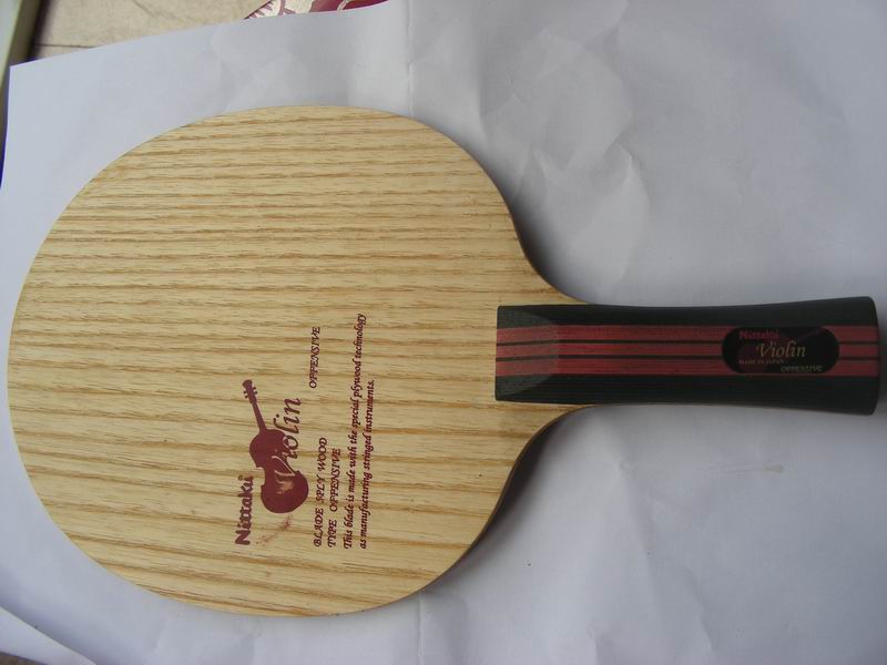 �ڰ����ѳ�һ���Ʒ��ó�ɫС���ٺ��FL�� 84�� �ָзǳ���