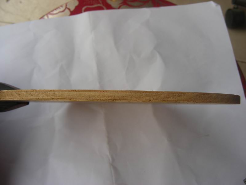 �ڰ����ѳ�һ���Ʒ��ó�ɫС���ٺ��FL�� 84�� �ָзǳ���