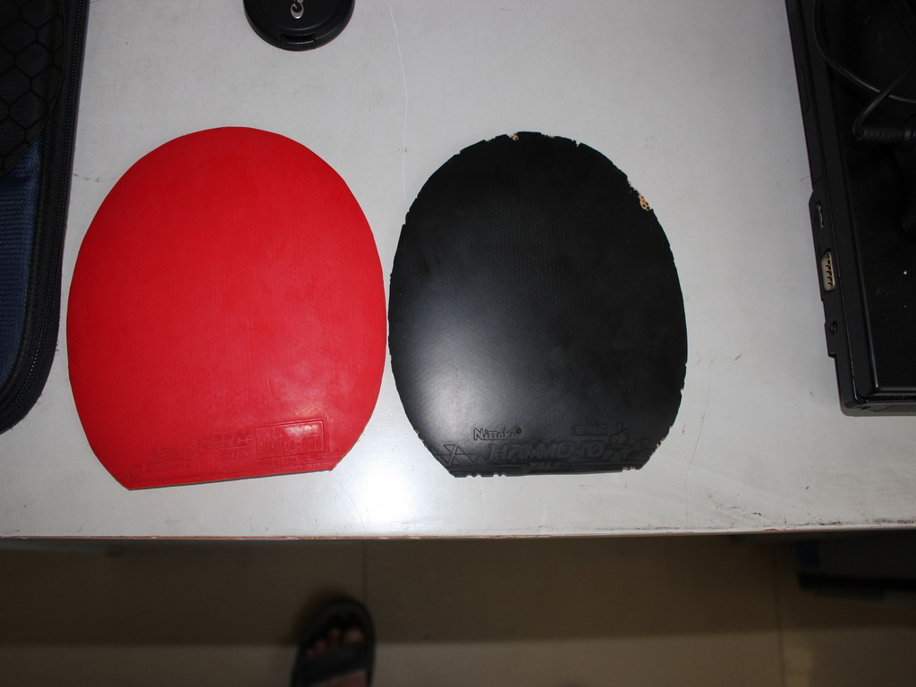 �����������һ���켫����һ���ɫ�ã�һ���