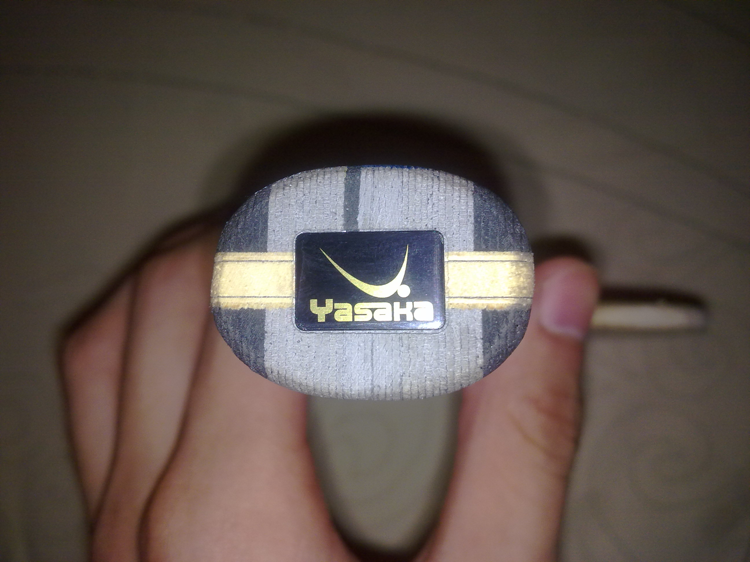 ŷ������̼���򻻴�ľ�װ壬���м��齺Ƥ�Դ��