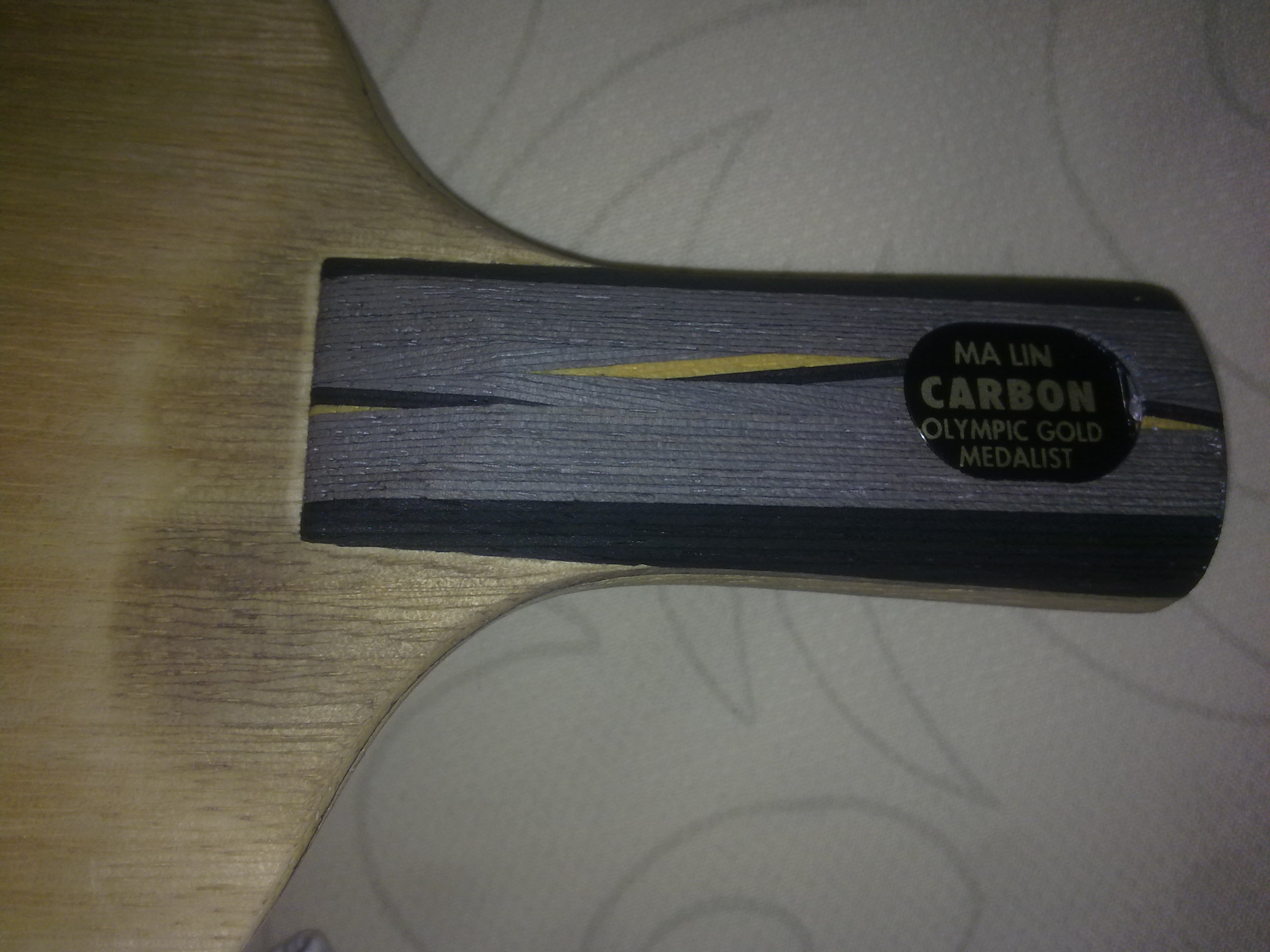 ŷ������̼���򻻴�ľ�װ壬���м��齺Ƥ�Դ��