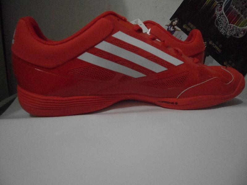 Ӣƹ2012׶ذ˻ϴ˹ϵصȽ[adizeroսѥһ˫]
